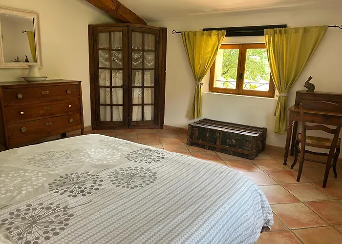 Campsite White Rock 3*